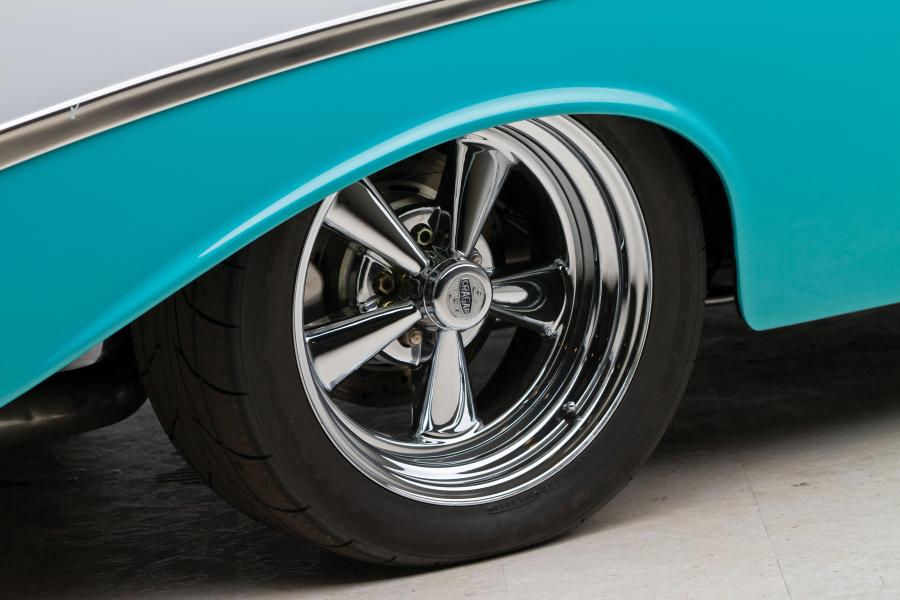  Chevrolet Two-Ten Custom 2-Door Sedan 1956 года  (фото 14 из 21)
